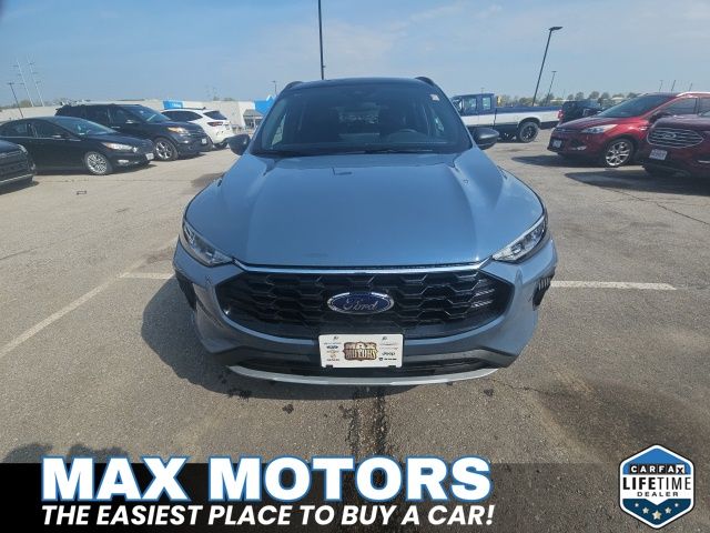 2025 Ford Escape ST-Line photo 2