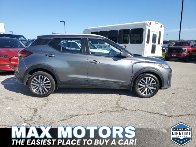 Used 2024 Nissan Kicks SV with VIN 3N1CP5CV8RL520236 for sale in Kansas City