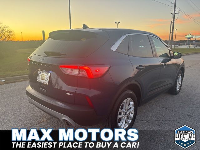2020 Ford Escape SE photo 3
