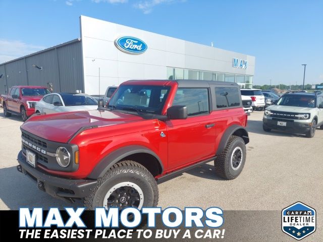 2024 Ford Bronco Black Diamond photo 2