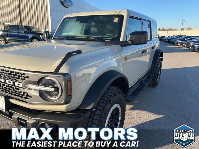 2025 Ford Bronco Badlands photo 2