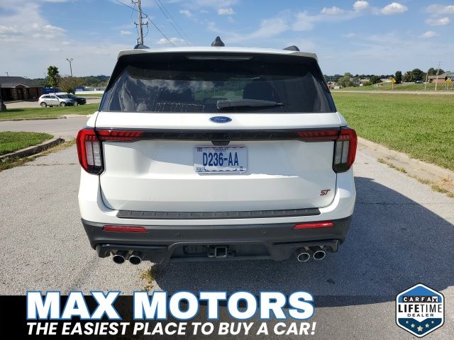 2025 Ford Explorer ST photo 3