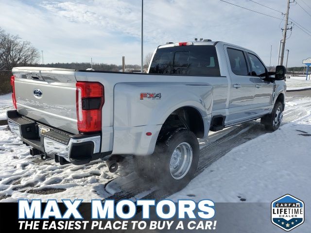 2024 Ford F-350 Lariat photo 3