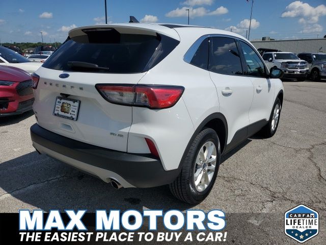 2022 Ford Escape SE photo 3