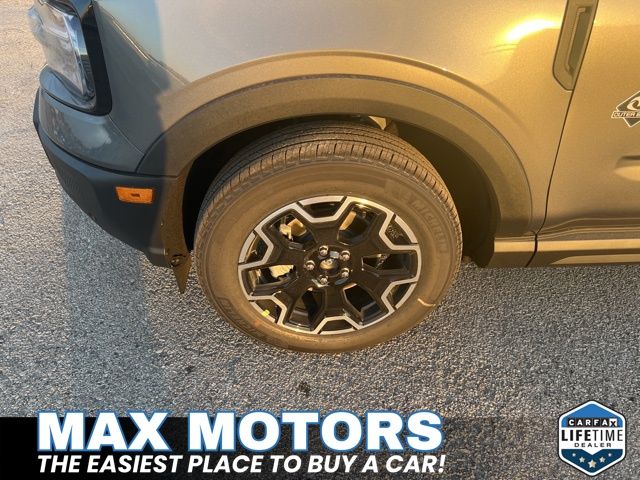 2025 Ford Bronco Sport Outer Banks photo 2