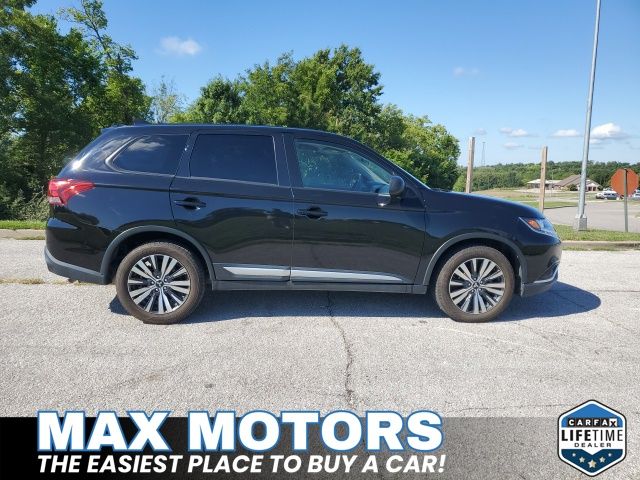 Used 2019 Mitsubishi Outlander ES with VIN JA4AD2A32KJ002210 for sale in Kansas City