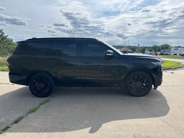 Used 2025 Lincoln Navigator Reserve with VIN 5LMJJ2LG4SEL16697 for sale in Kansas City