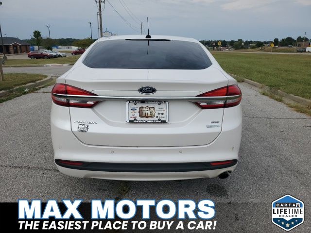 2017 Ford Fusion SE photo 4