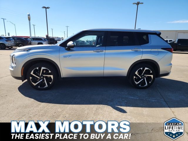 2023 Mitsubishi Outlander PHEV SE photo 2