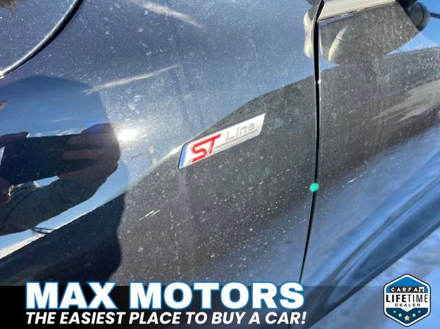 2025 Ford Escape ST-Line photo 4