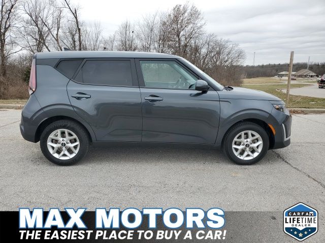 Used 2024 Kia Soul LX with VIN KNDJ23AU1R7910097 for sale in Kansas City