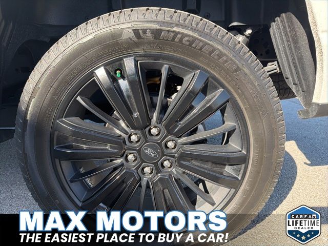 2025 Ford F-150 Platinum photo 2