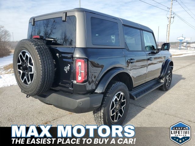 2025 Ford Bronco Outer Banks photo 3