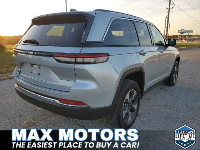 2024 Jeep Cherokee Base 4xe photo 3