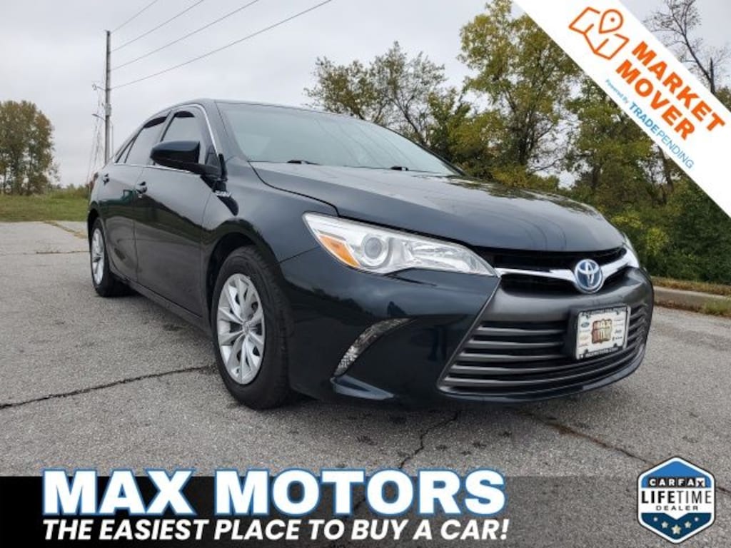 Used 2017 Toyota Camry Hybrid LE Sedan