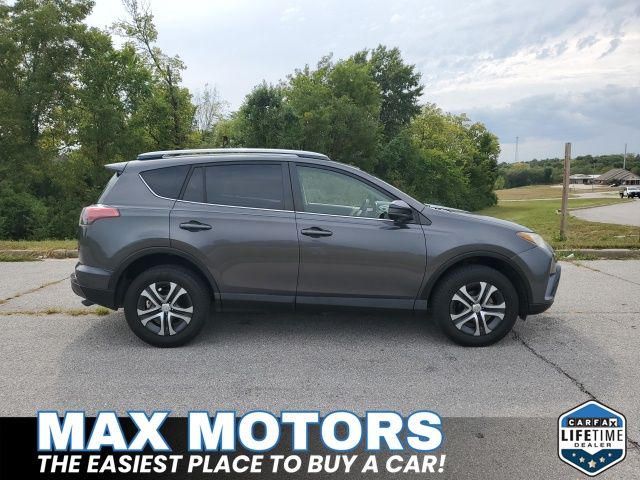 2017 Toyota RAV4 LE photo 2