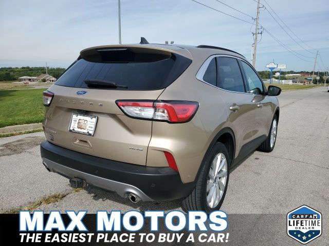 2021 Ford Escape Titanium photo 3
