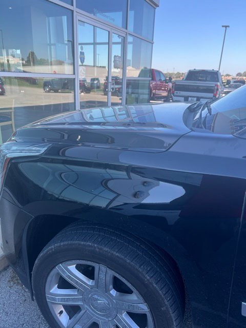 Used 2020 Cadillac Escalade Premium Luxury with VIN 1GYS4CKJ0LR204747 for sale in Kansas City