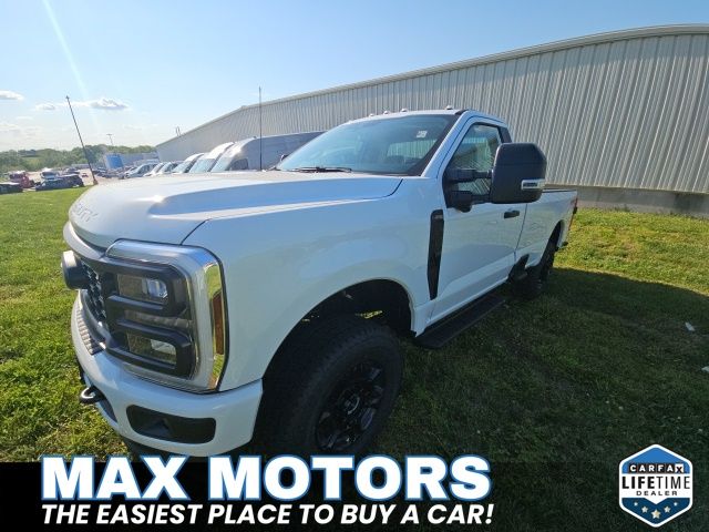 2025 Ford F-350 XL photo 3