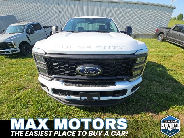 2025 Ford F-350 XL photo 2