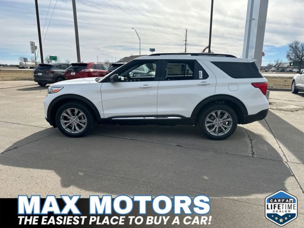 New 2024 Ford Explorer XLT SUV