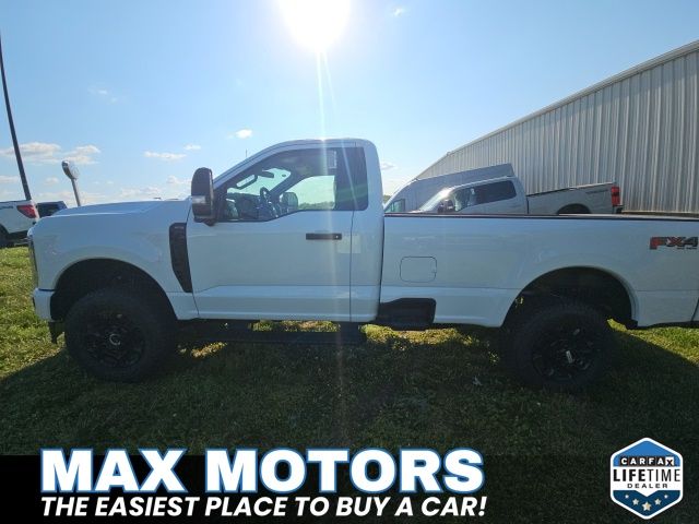 2025 Ford F-350 XL photo 4