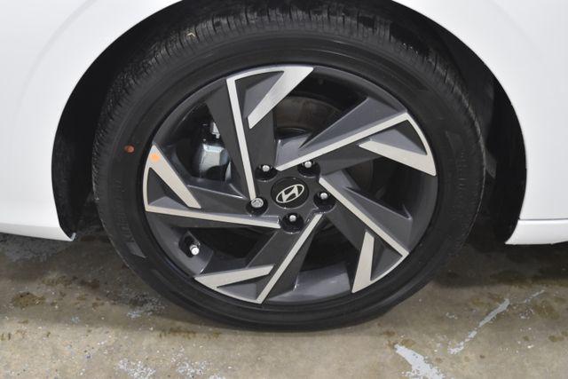 2025 Hyundai Elantra Hybrid Limited photo 4