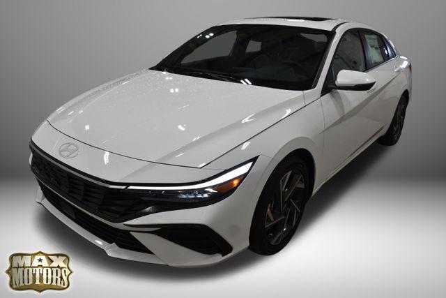 2025 Hyundai Elantra Hybrid Limited photo 3