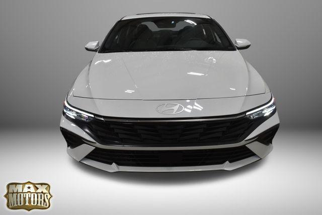 2025 Hyundai Elantra Hybrid Limited photo 2