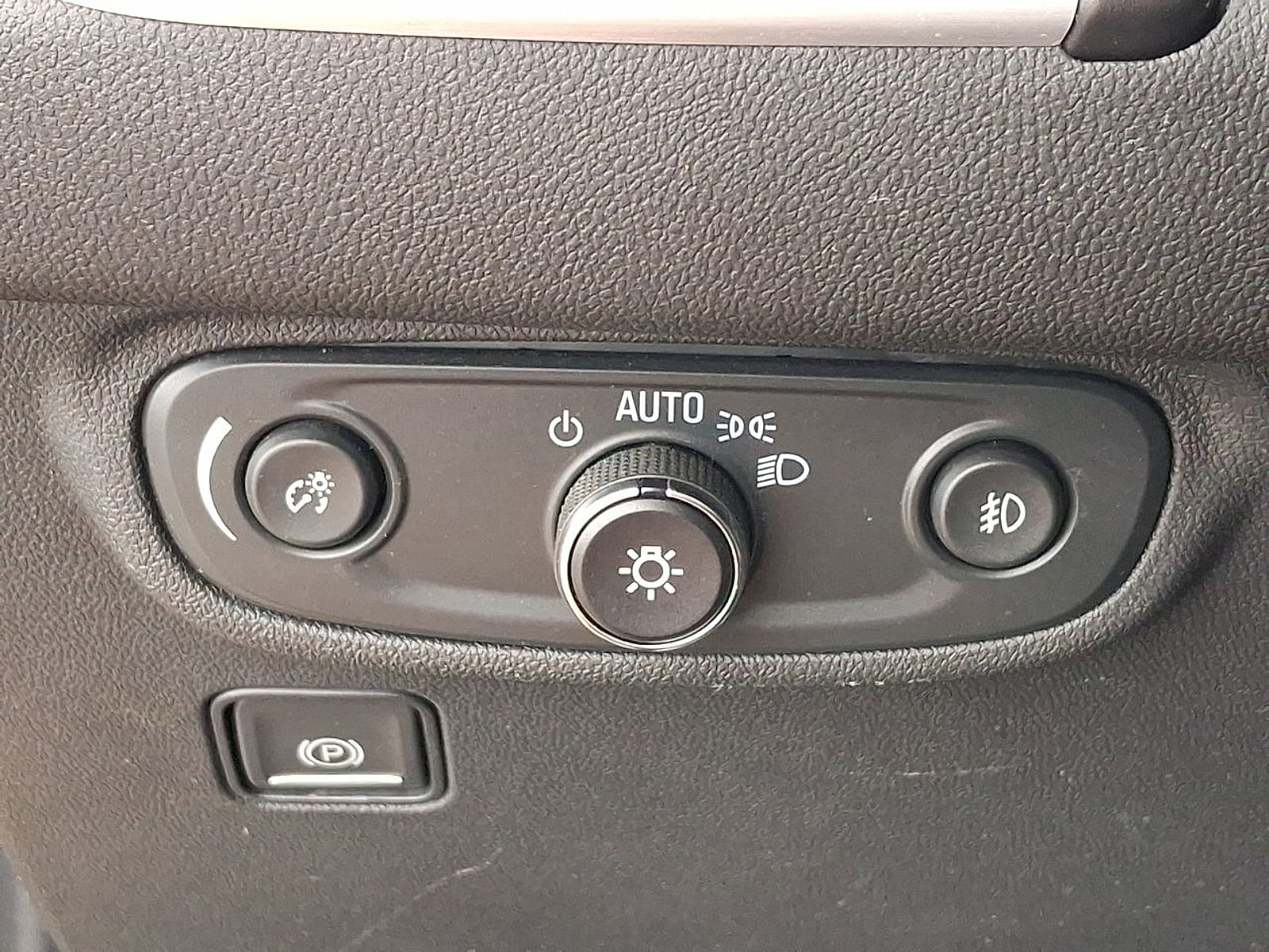 2024 GMC Terrain SLT - Photo 17