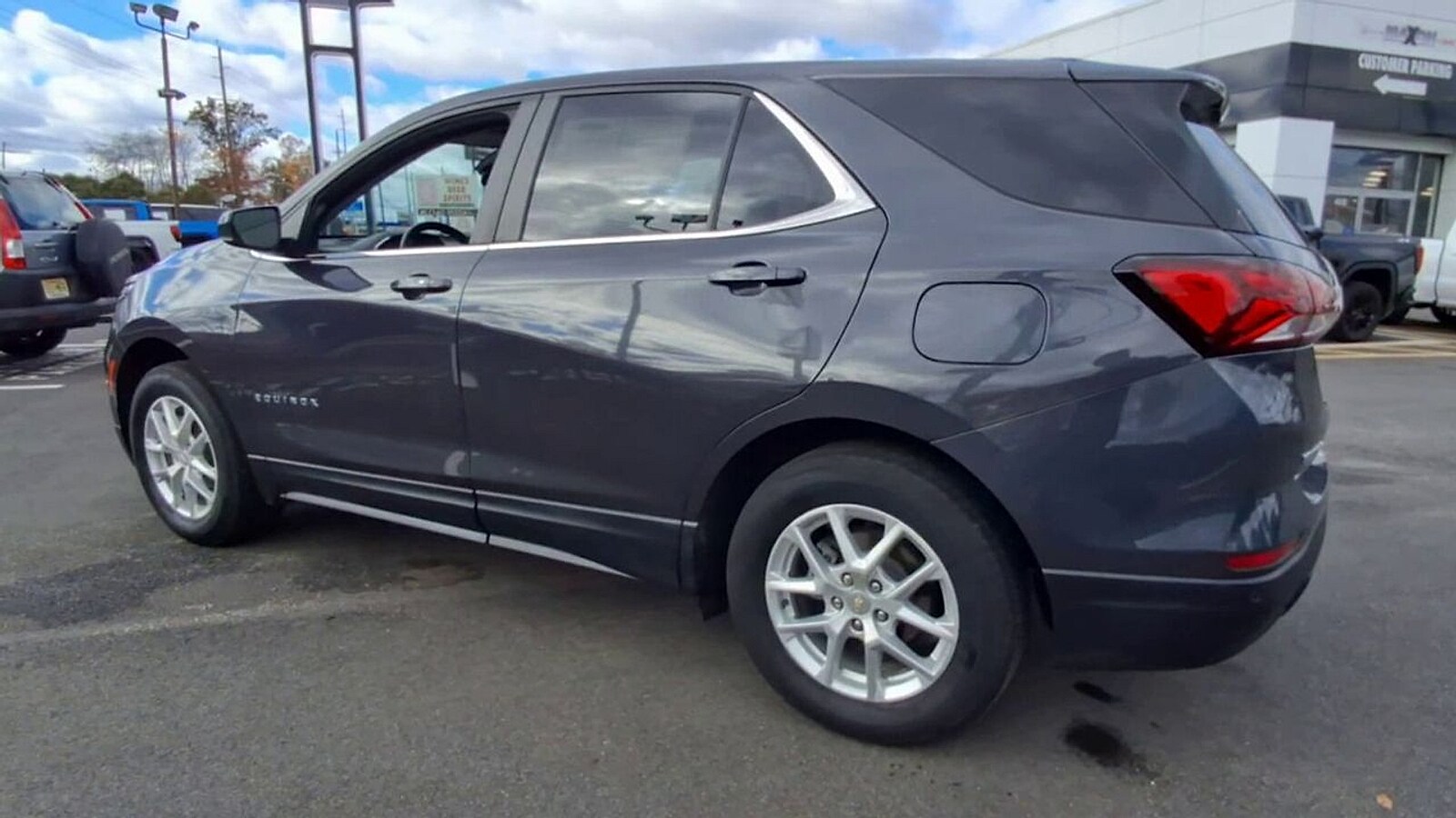 2023 Chevrolet Equinox LT photo 4