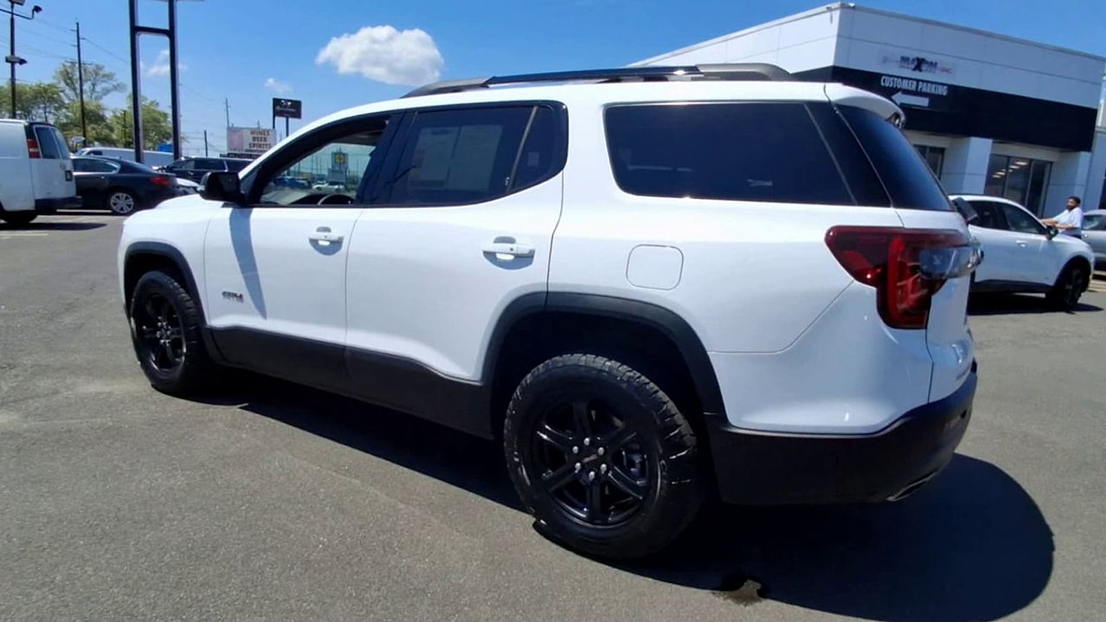 2023 GMC Acadia AT4 - Photo 4