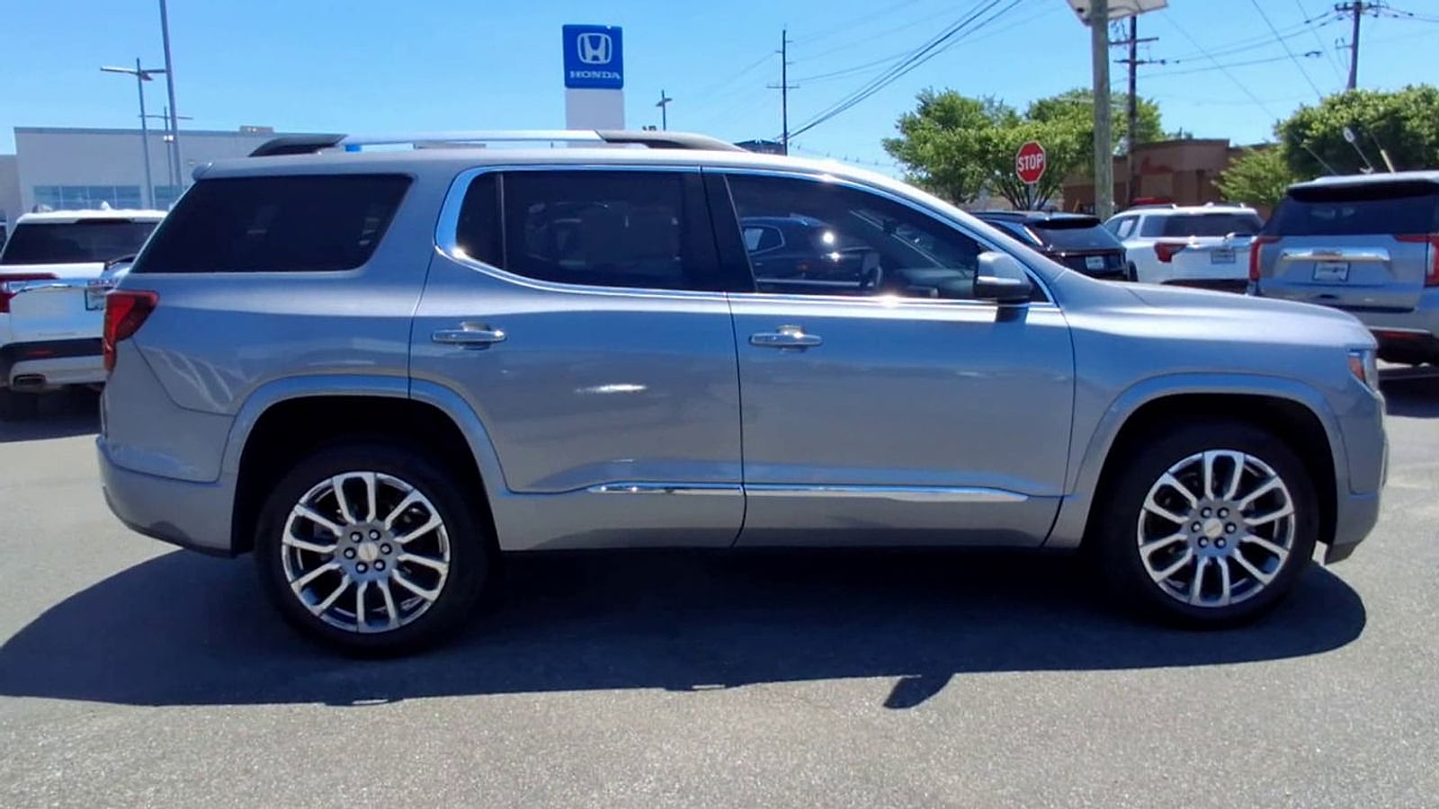 2023 GMC Acadia Denali - Photo 9