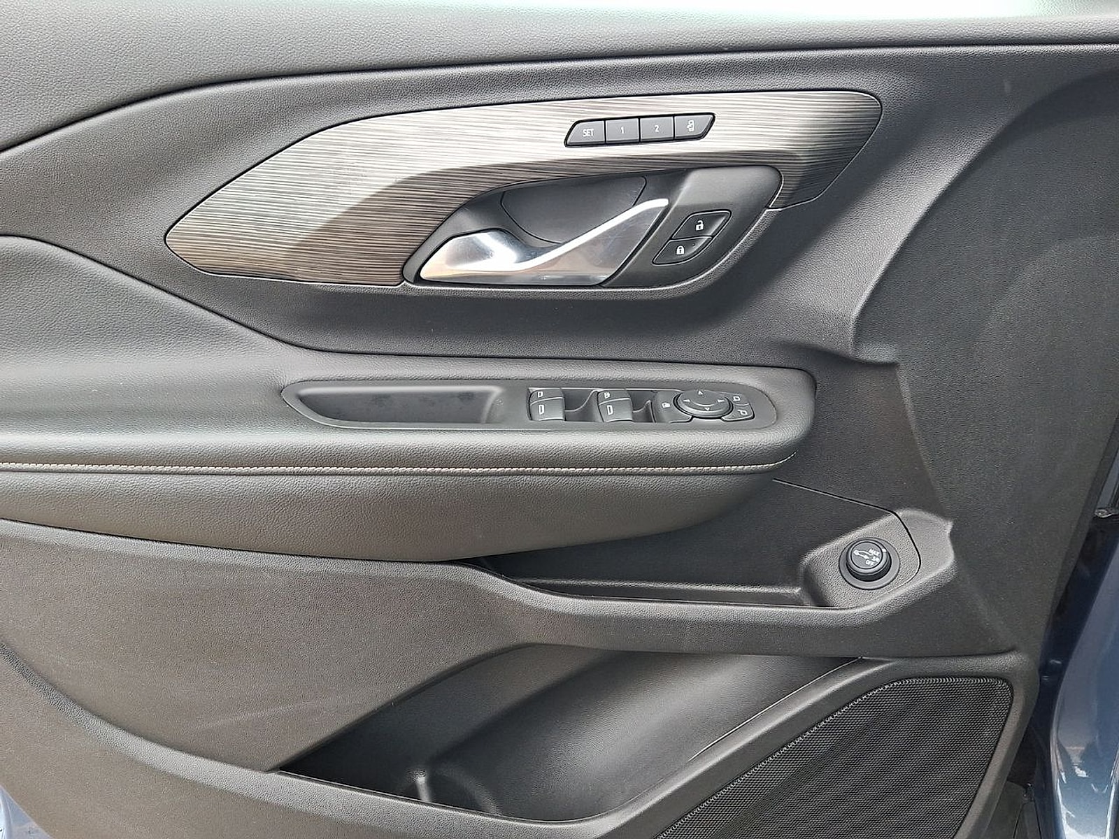 2024 GMC Terrain SLT - Photo 22
