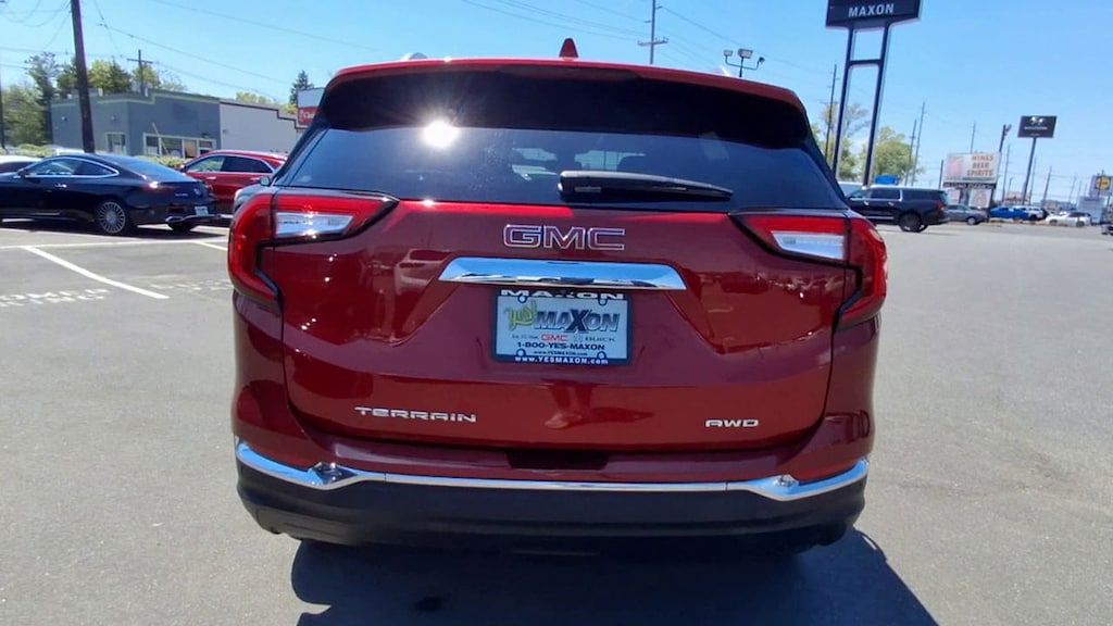 Used 2023 GMC Terrain SLT SUV