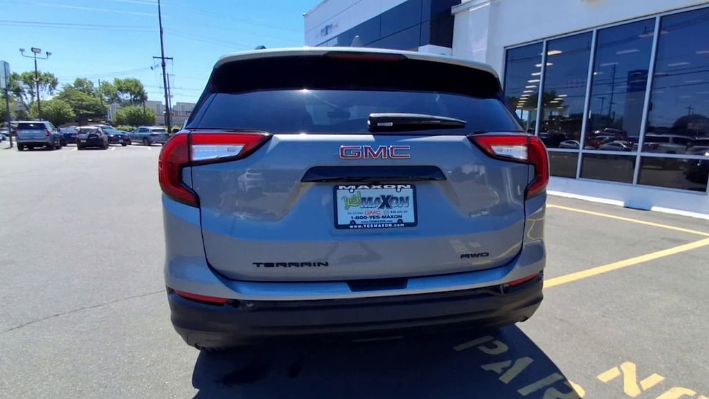 Used 2023 GMC Terrain SLE SUV