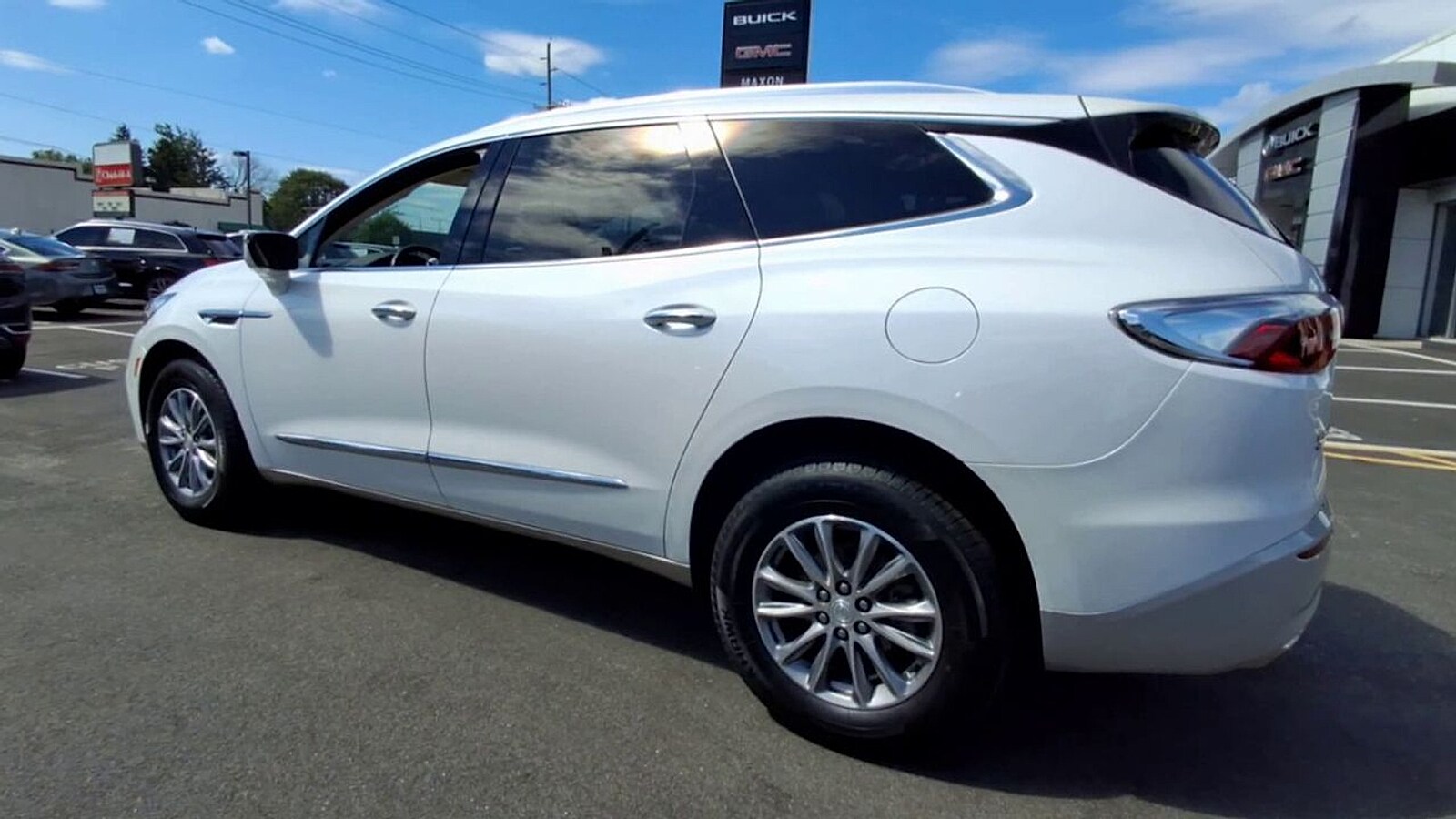 2022 Buick Enclave Essence photo 4