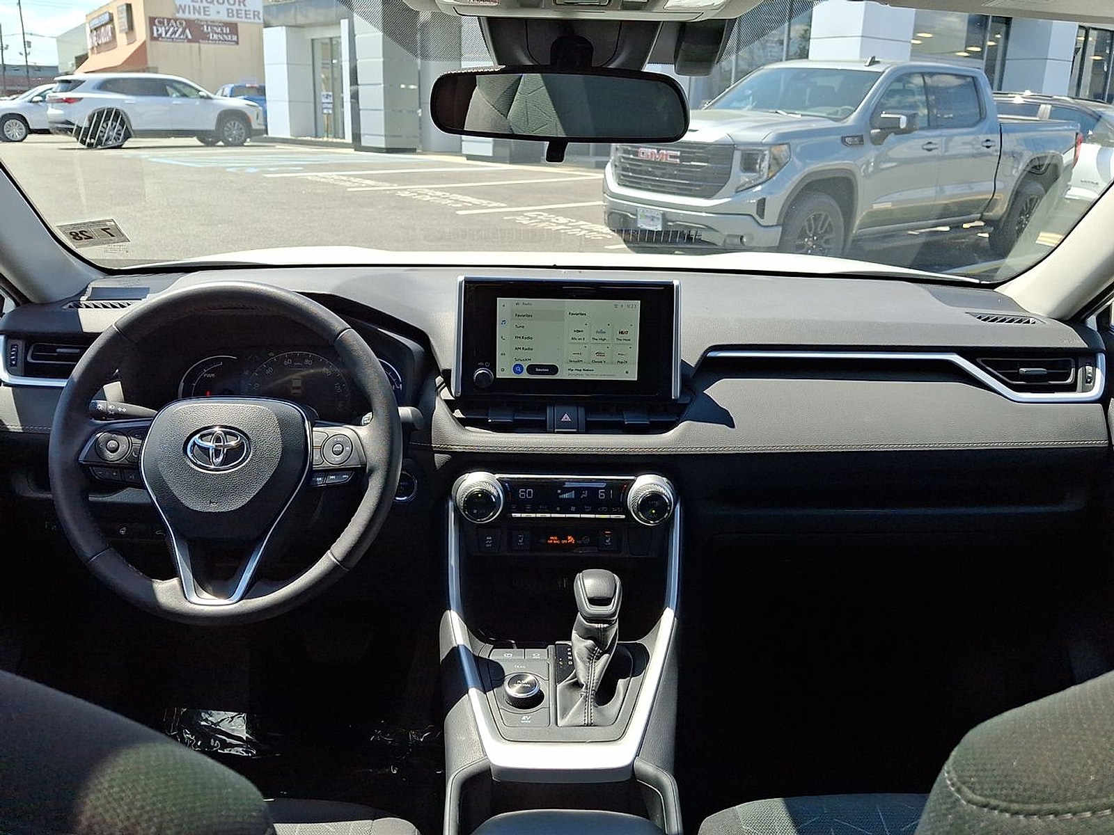 2023 Toyota RAV4 XLE - Photo 20