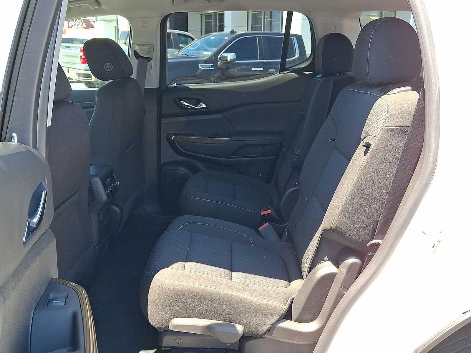 2023 GMC Acadia SLE - Photo 24