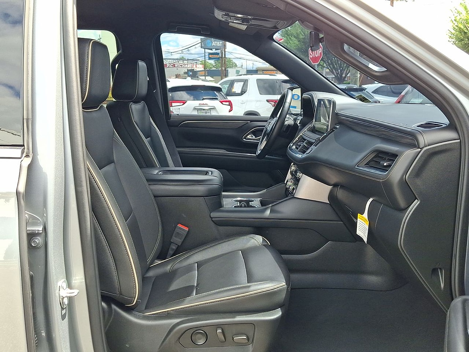 2024 GMC Yukon XL SLT - Photo 28