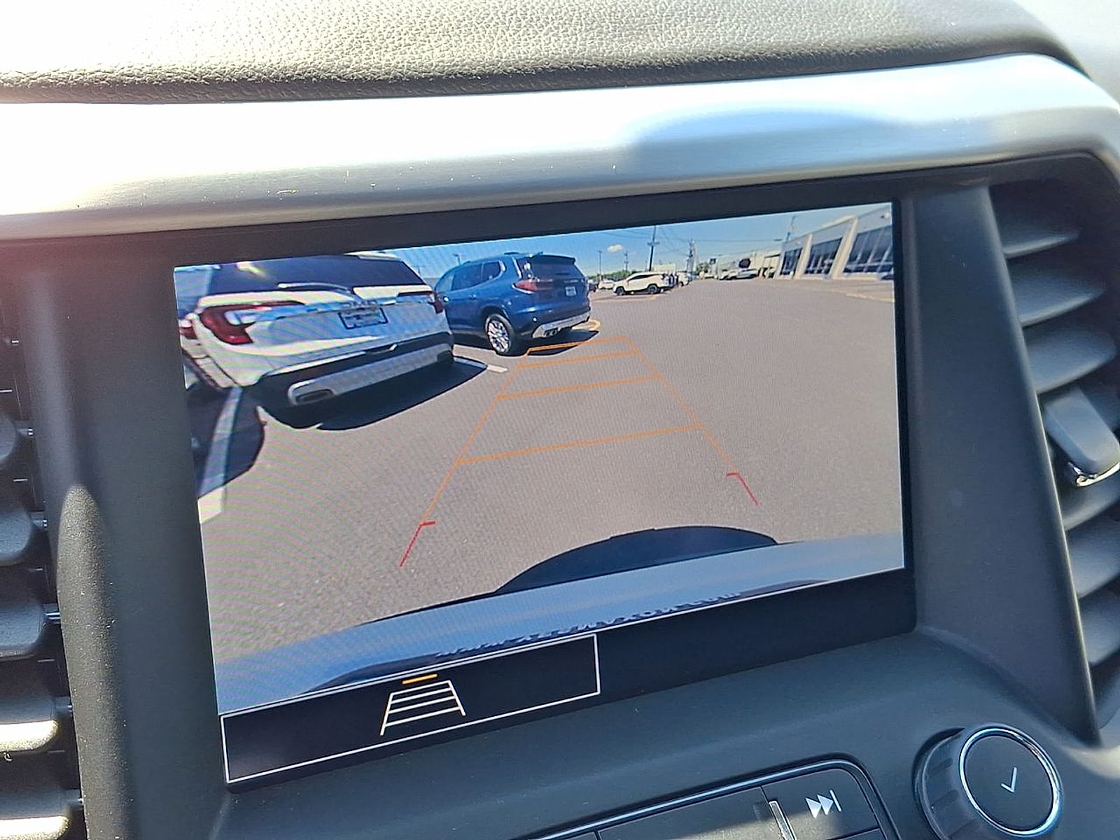 2023 GMC Acadia SLE - Photo 14