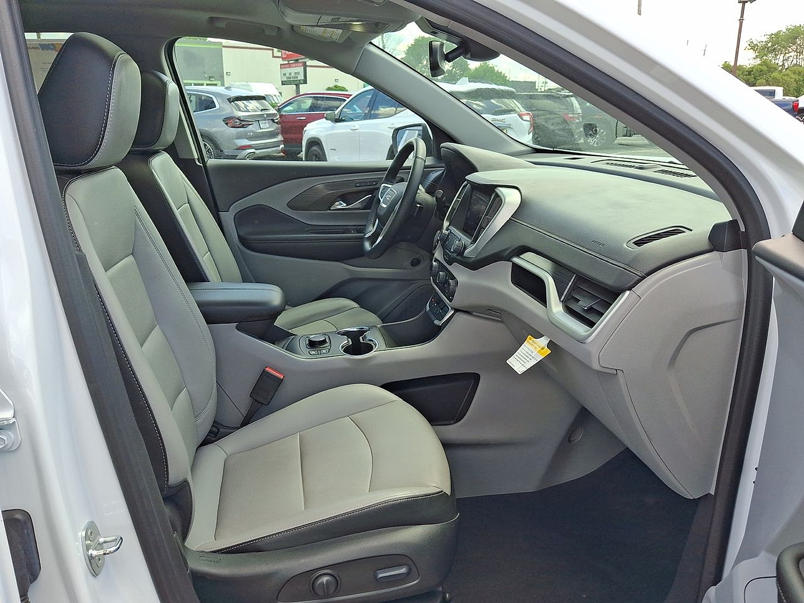 2023 GMC Terrain SLT - Photo 28