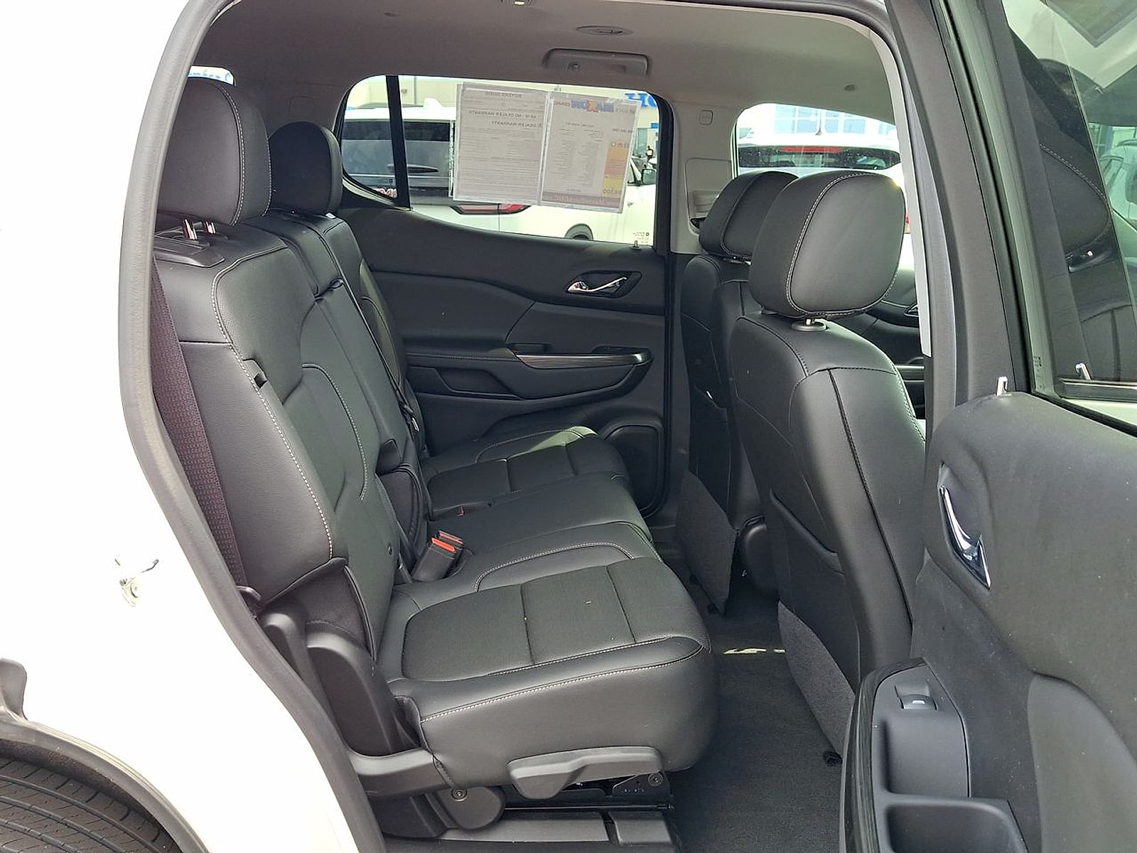 2023 GMC Acadia SLT - Photo 26