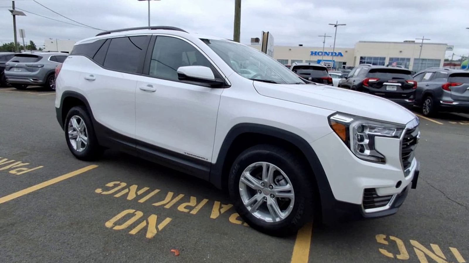 2023 GMC Terrain SLE - Photo 8