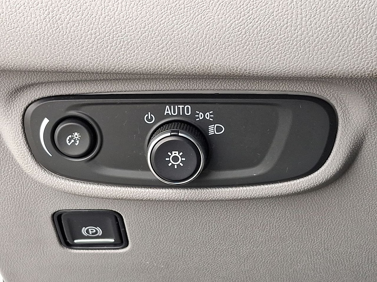 2023 GMC Terrain SLE - Photo 17