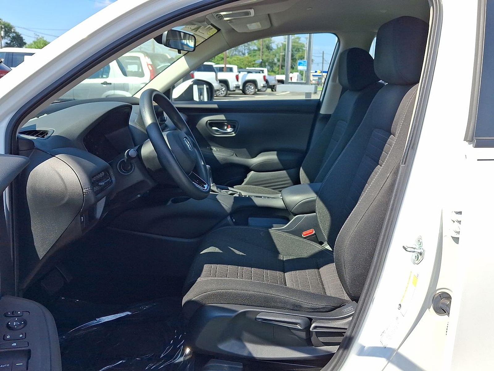 2023 Honda HR-V LX - Photo 18
