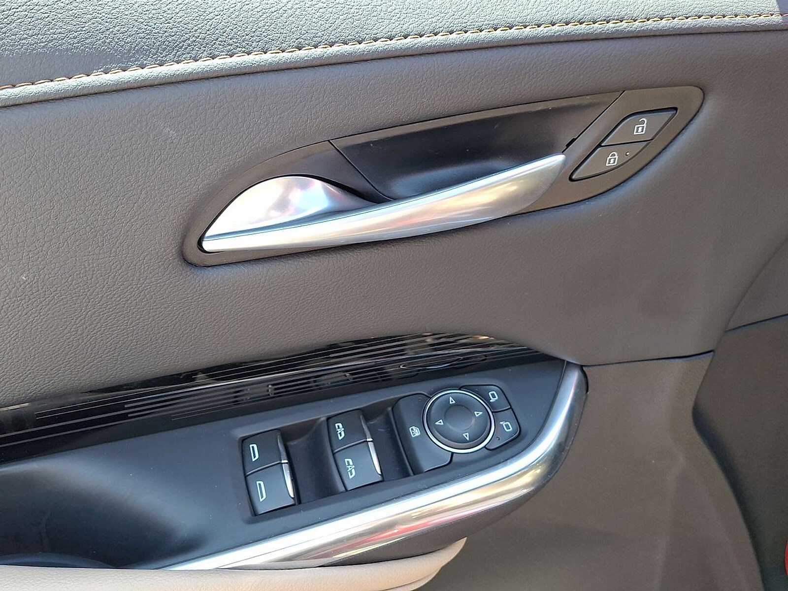 2024 Cadillac XT4 Luxury - Photo 23