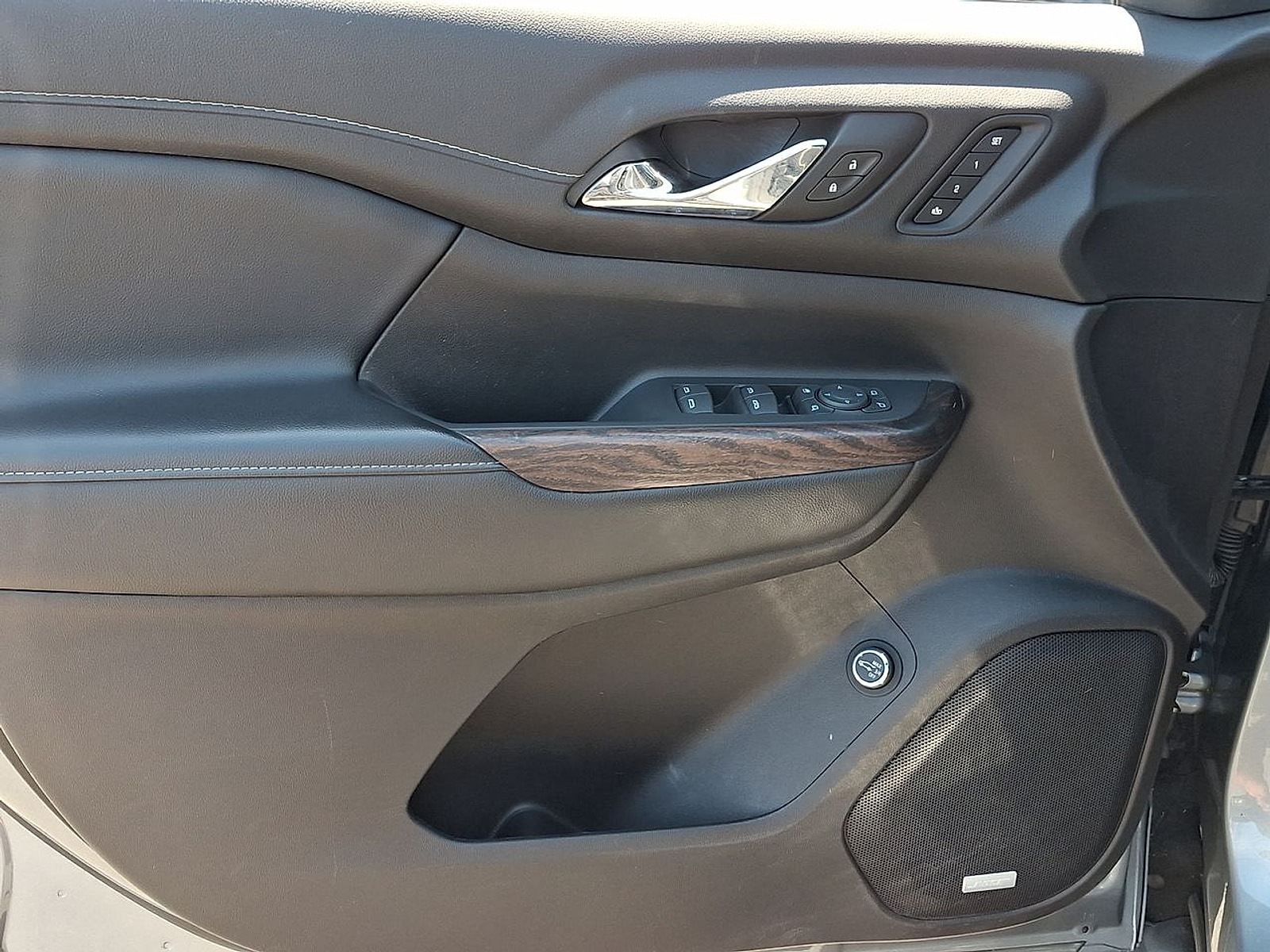 2023 GMC Acadia Denali - Photo 23