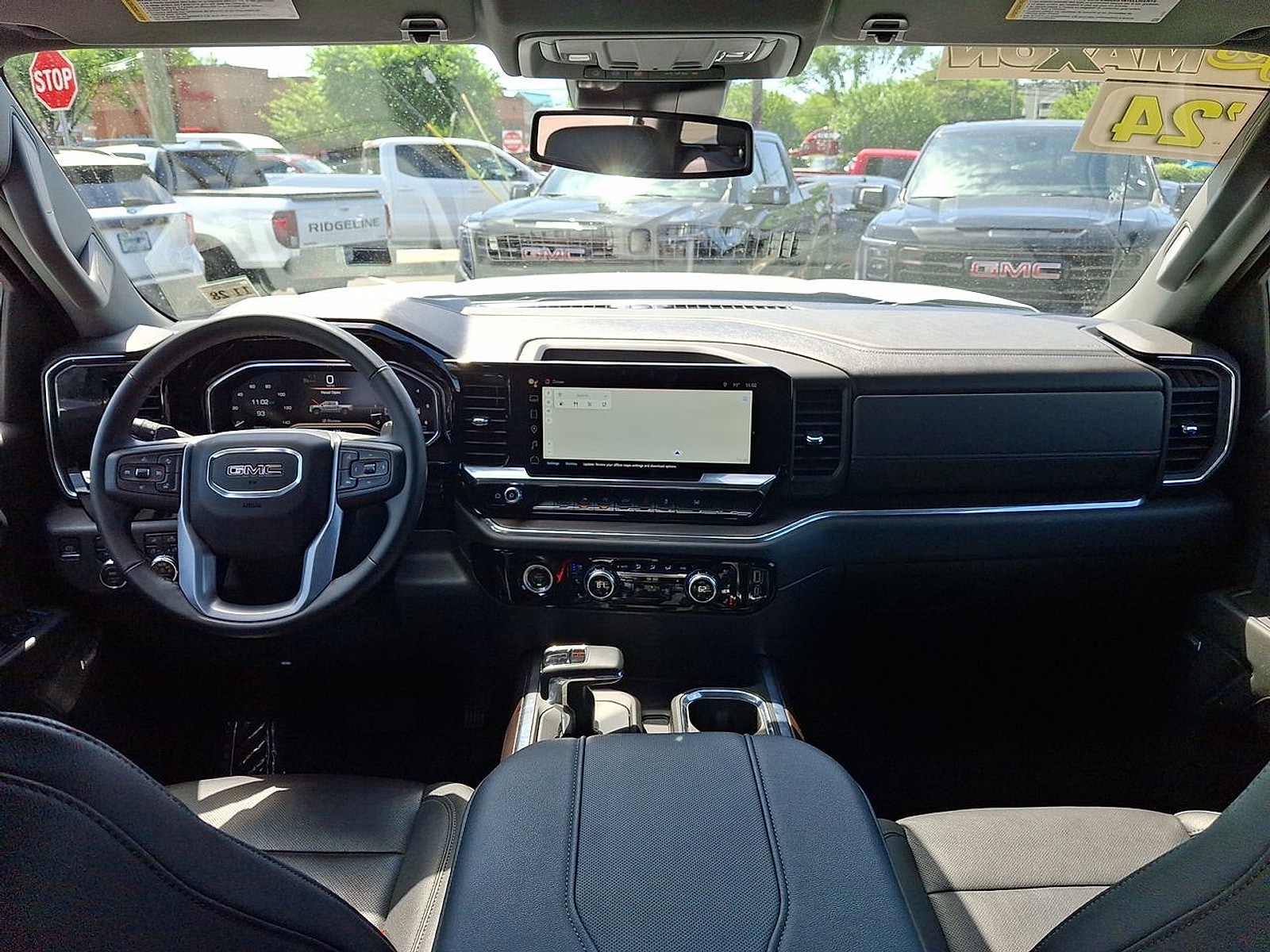 2024 GMC Sierra 1500 SLT - Photo 19