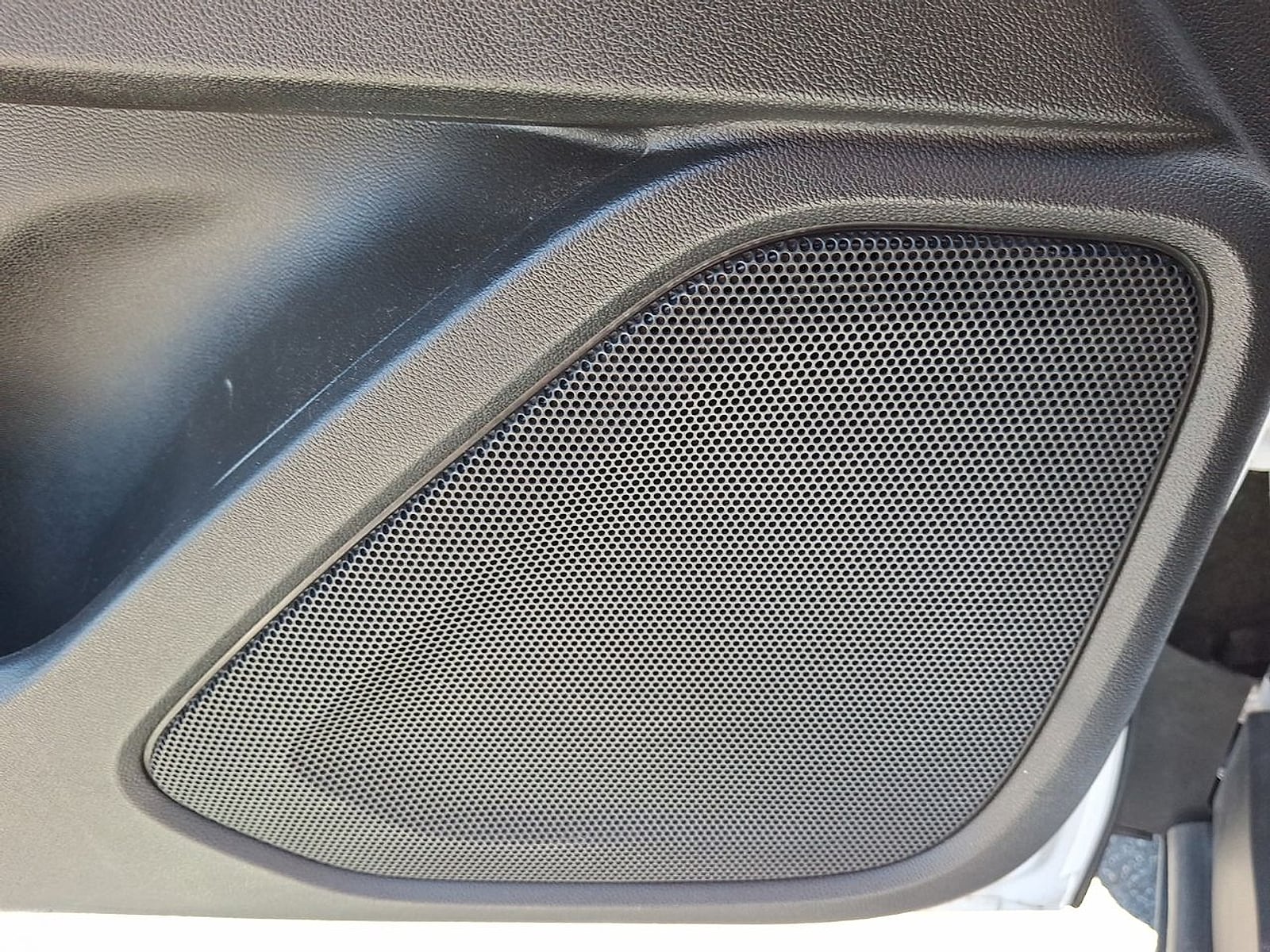 2024 GMC Terrain SLT - Photo 23